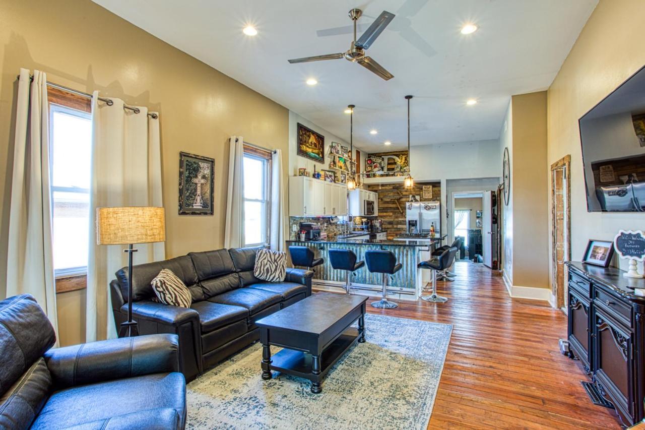 Holiday home Great Location-5 Bd/3 Ba-near Expo/ul/fair/yum/zoo *